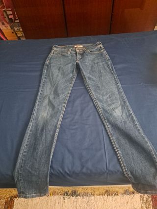 Levis