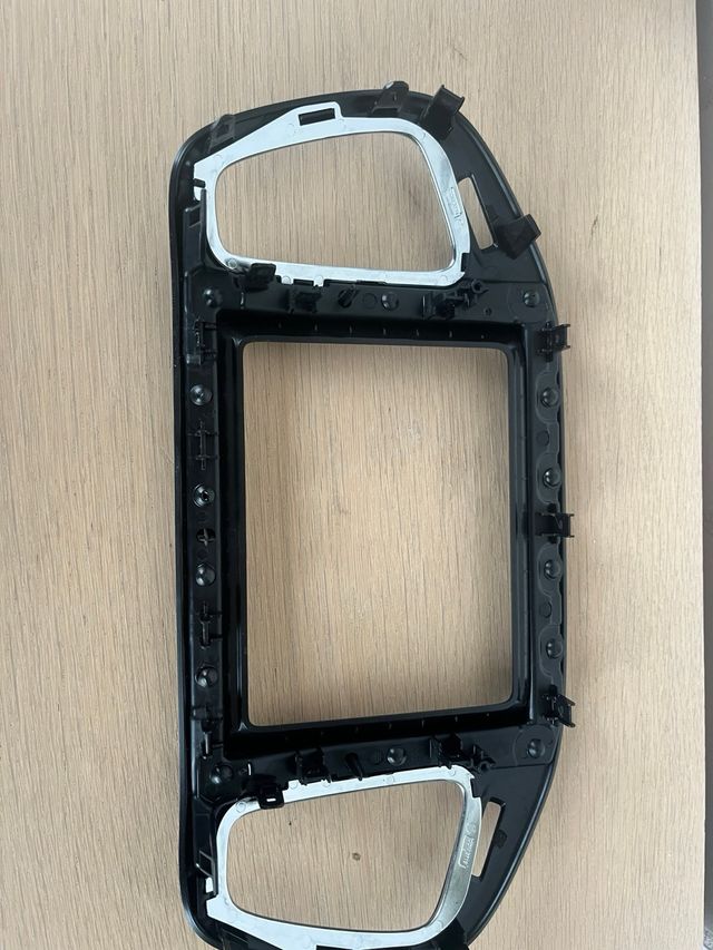 Embellecedor pantalla multimedia jeep compass