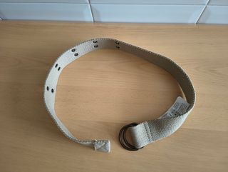 Cinturón infantil de 72 cm de largo marca Zara