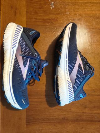 Sneakers brooks 