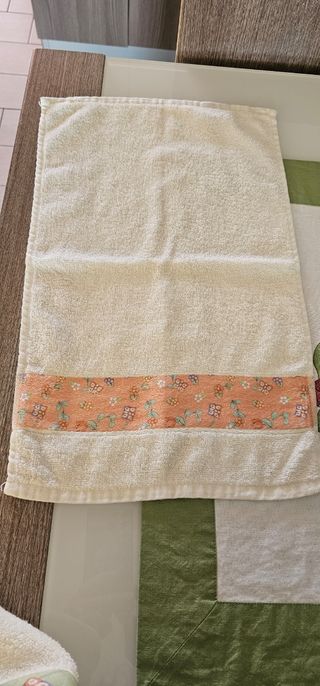 Asciugamano più ospite thun