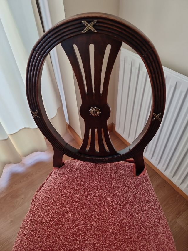 Mesa comedor antiguo y 5 sillas.REBAJADO a 400