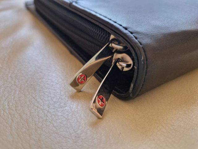 MALETÍN PORTAFOLIO ALPINE SWISS