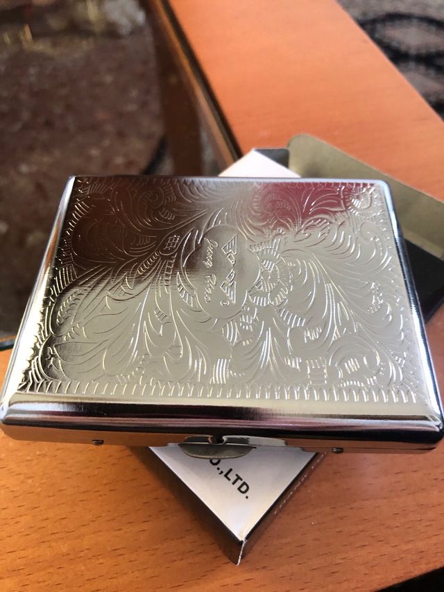 Lote de pitillera y llavero