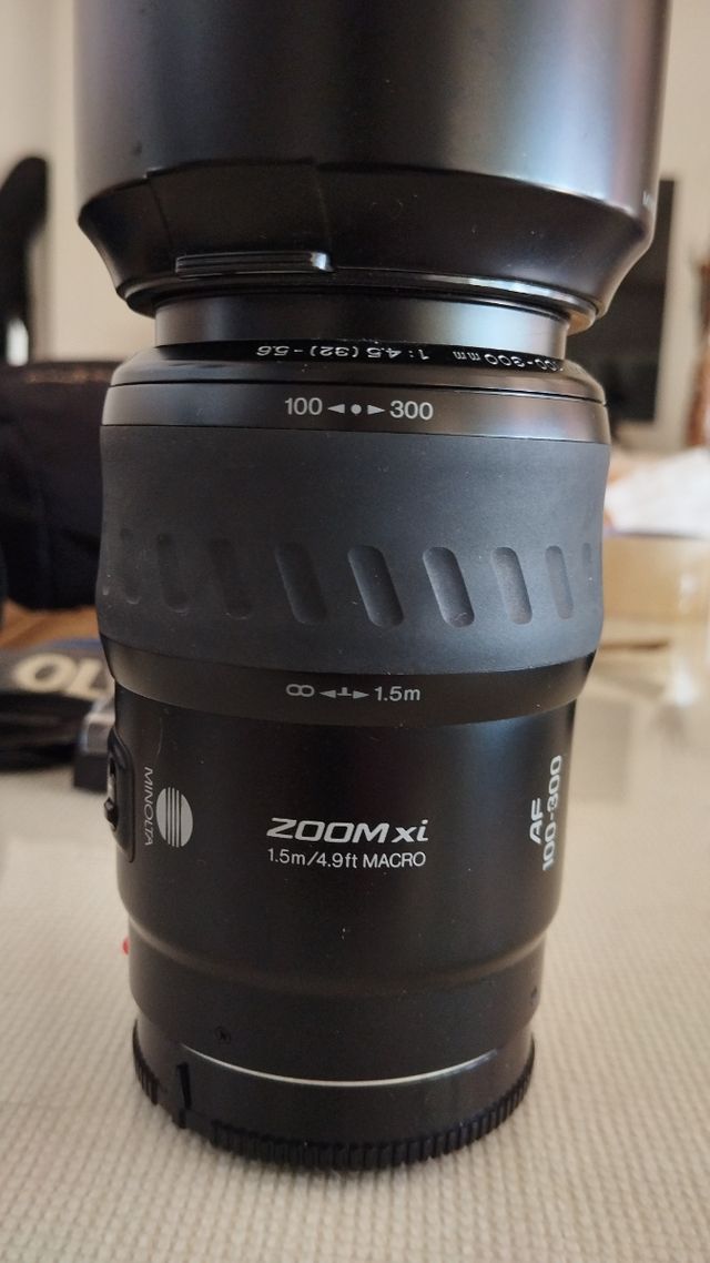 Cámara analógica Minolta Dynax 7xi  y Mochila.