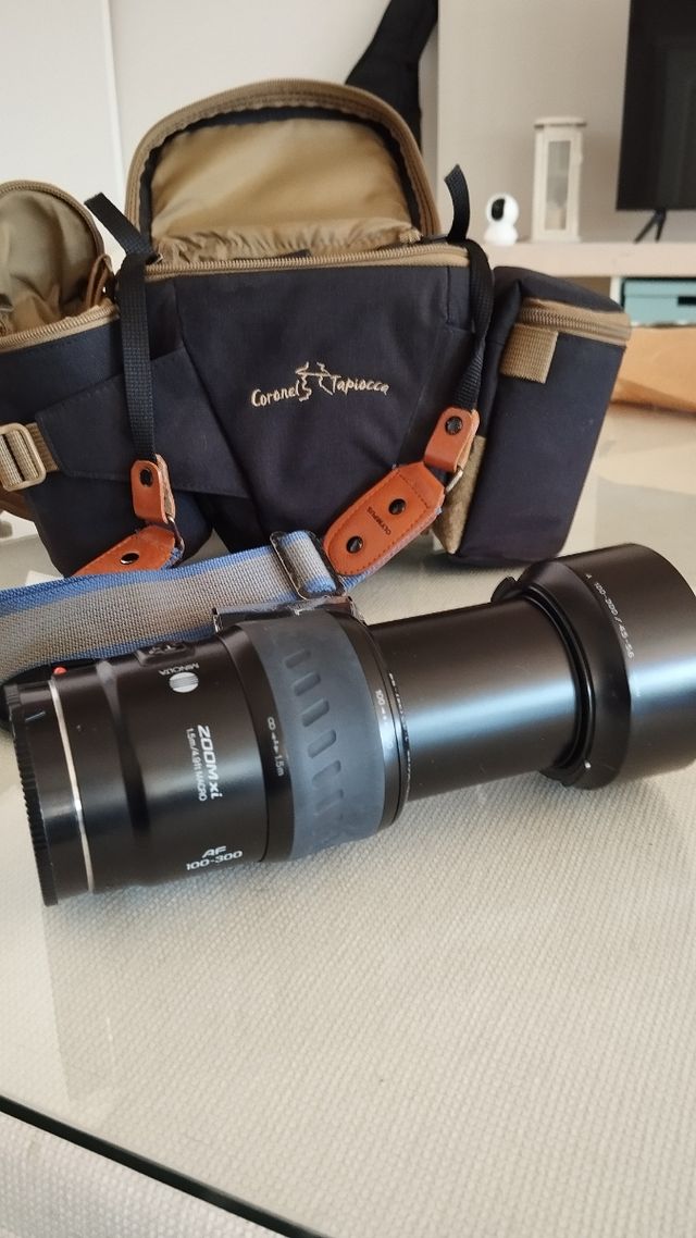 Cámara analógica Minolta Dynax 7xi  y Mochila.