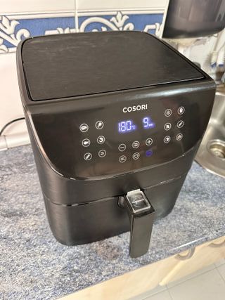 Freidora de aire cosori Wi-Fi negra