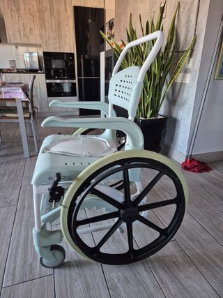 Silla ruedas baño