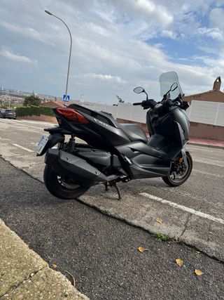 Yamaha X-MAX 400cc con ABS y Control de tracción