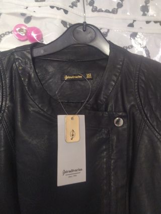 Cazadora negra, nueva, Straudivarius, M
