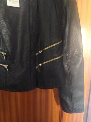 Cazadora negra, nueva, Straudivarius, M