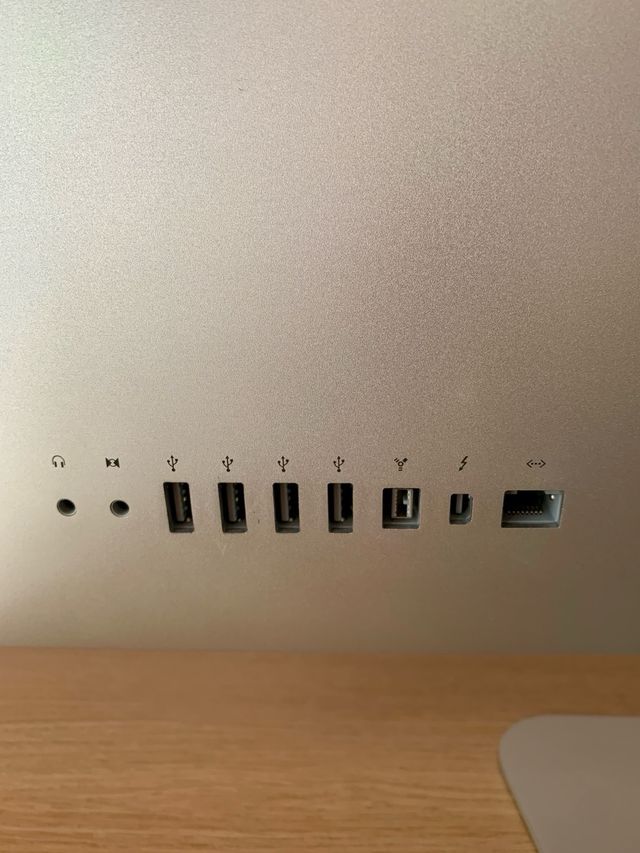 iMac 21.5 mid 2011 Intel core I5 2.7 GHz 4gb 1TB