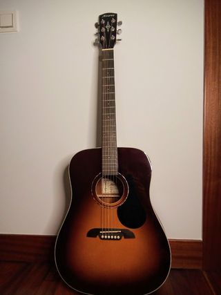 Guitarra acústica alvarez