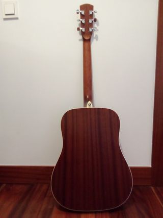 Guitarra acústica alvarez
