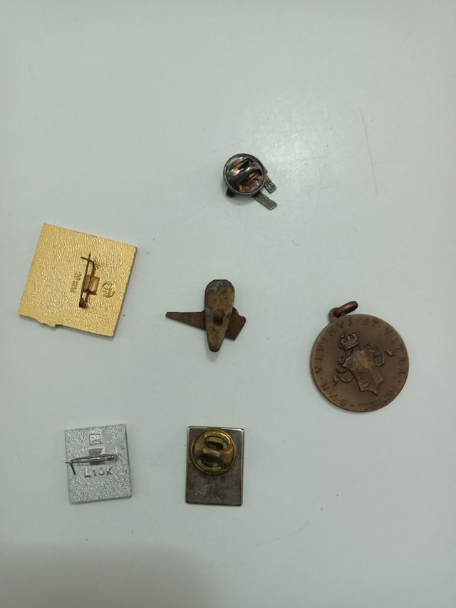 Distintivi ,spille,medaglie, Vintage qt.6