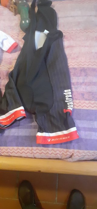Completo ciclismo estivo trek segafredo