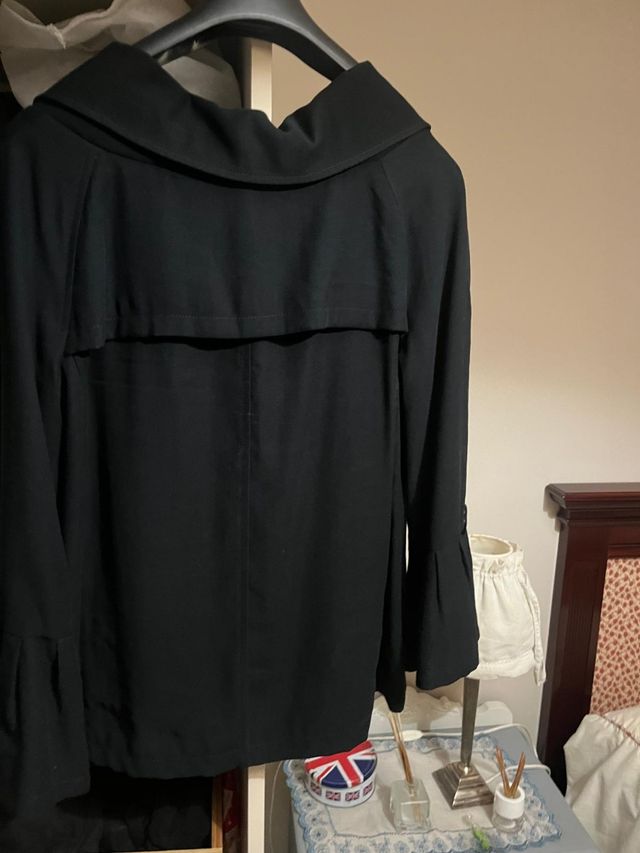 Chaqueta tipo gabardina sin cinturón