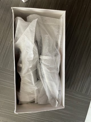 Zapatos plateados, tipo bailarinas