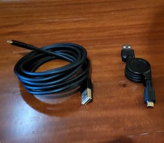 4 CABLES USB 2M y cargador.