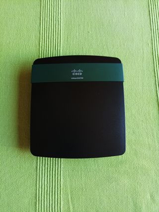 Router CISCO Linksys EA2700