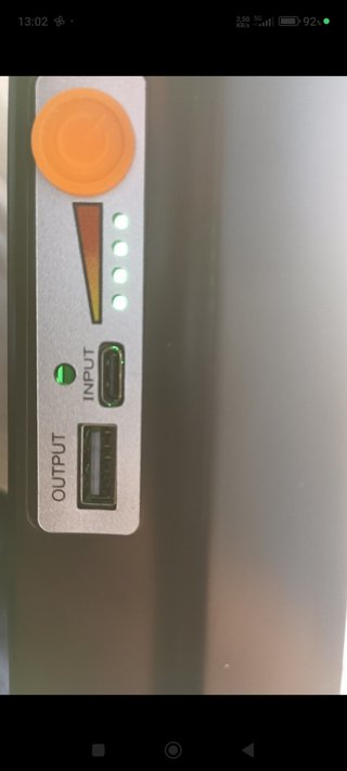 Foco solar y cargador