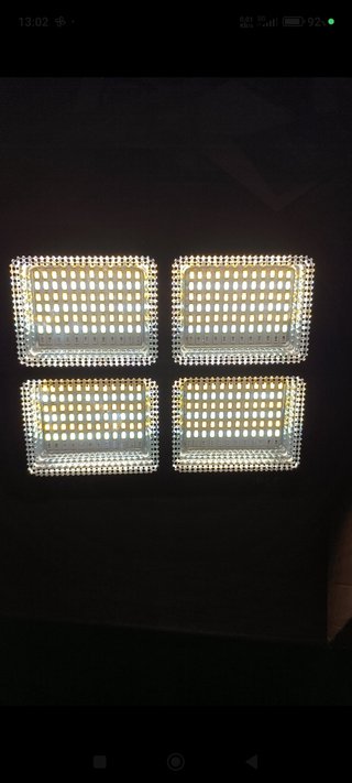 Foco solar y cargador