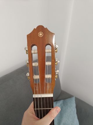 Guitarra española Yamaha
