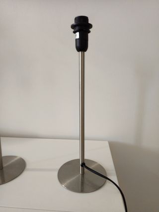 Dos pié de lámparas de mesa nuevas.