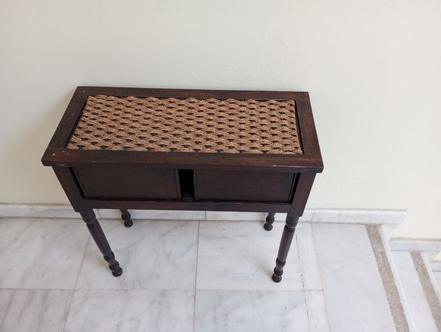 Mesita de noche rustica