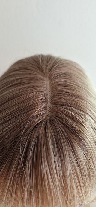 Peluca rubia  platino ondulada 