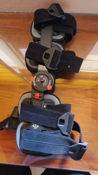 Ortesis de rodilla con bloqueo