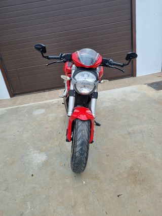 Ducati Monster 696
