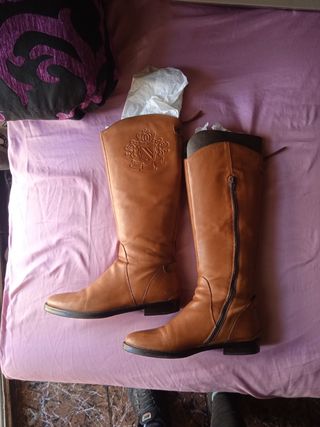 Botas altas de piel