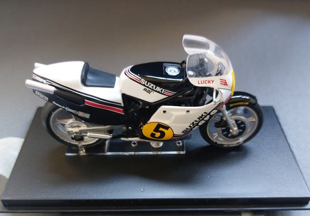 Suzuki RGB500
