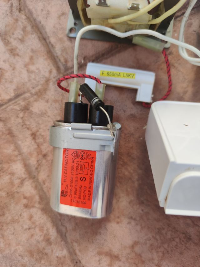 Microondas DAEWOO MOD: KOR-6F07