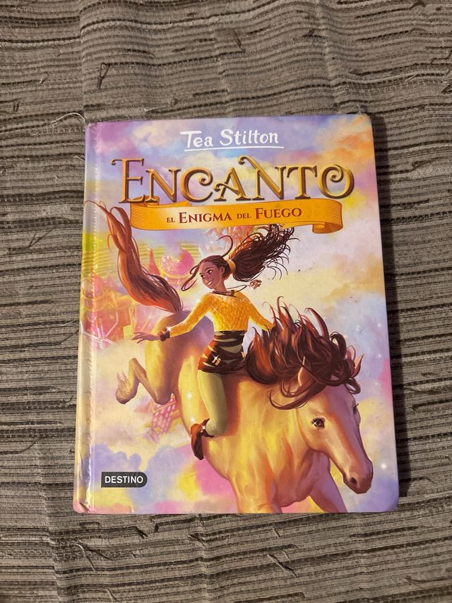 Libro Encanto. El enigma del fuego (Tea Stilton)