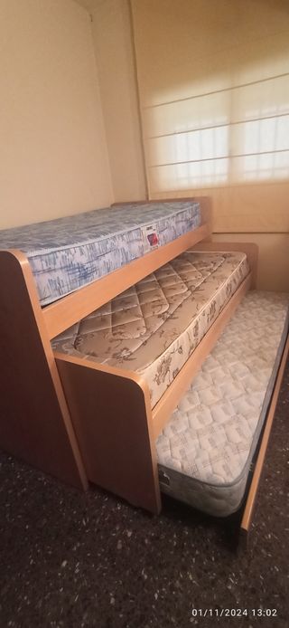 3 camas literas tipo apilable, madera maciza
