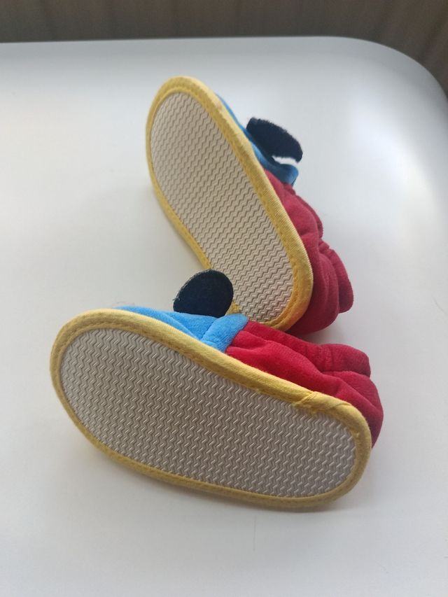 Zapatillas Mickey talla 21