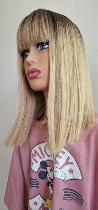 Pelucas  lisa con flequillo 