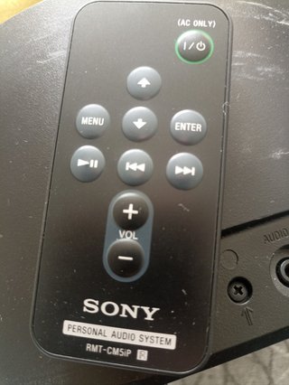 Altavoz Sony con mando