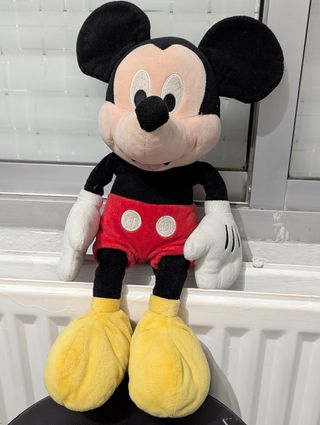 Disfraz Mickey mouse infantil más muñeco Mickey Mo