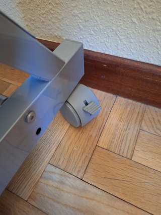 Mesa ordenador elevada