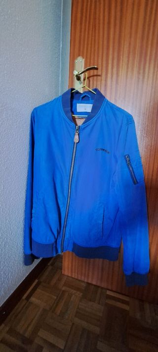 CHAQUETA CHEVIGNON AZUL.