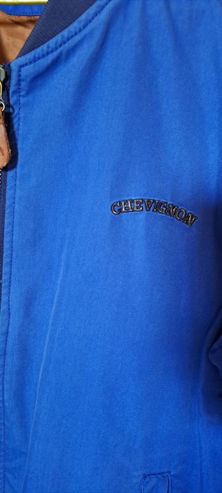 CHAQUETA CHEVIGNON AZUL.