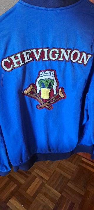 CHAQUETA CHEVIGNON AZUL.