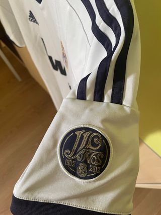 Camiseta del Real Madrid especial 110 años