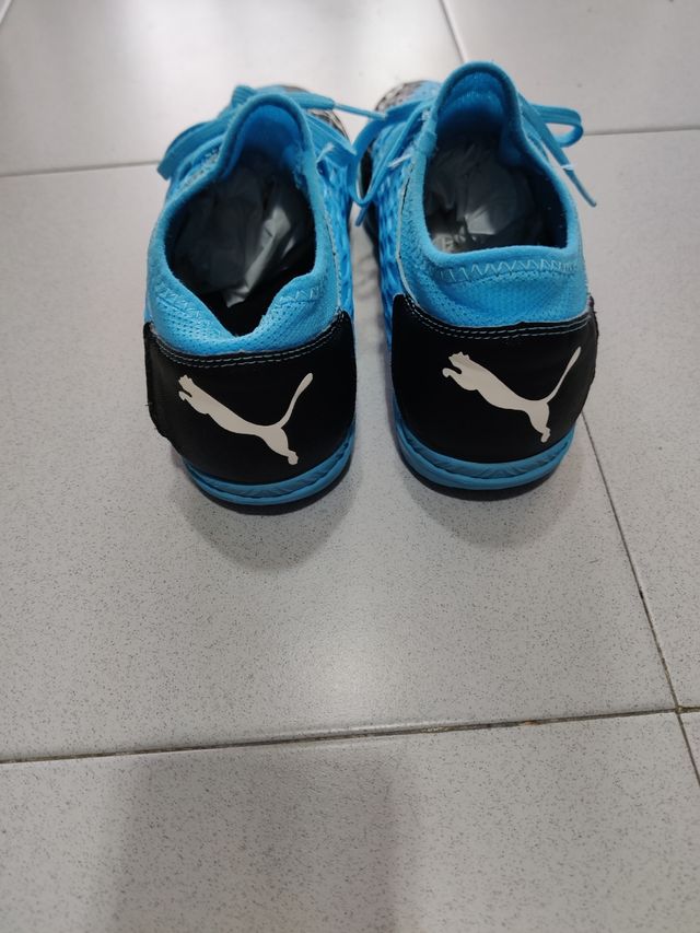 Scarpe da calcio. FINO 36