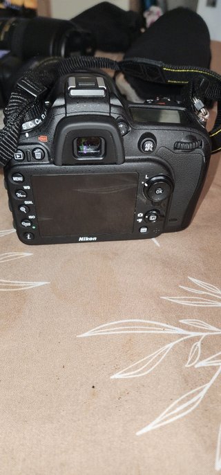 Vendo Nikon D7200 con todo en la foto
