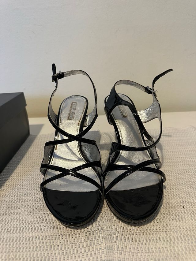 Sandalia Tacon Charol Roberto Botella