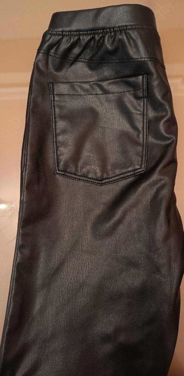 Lote 3 pantalones niña. Talla 10